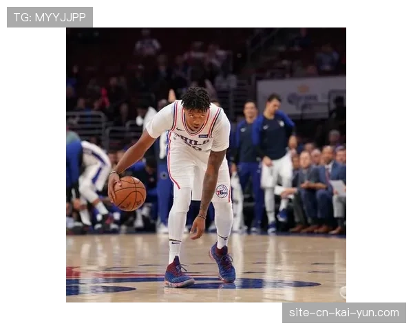 布朗双控卫战术收官制胜 尼克斯圣诞大战演绎团队篮球哲学