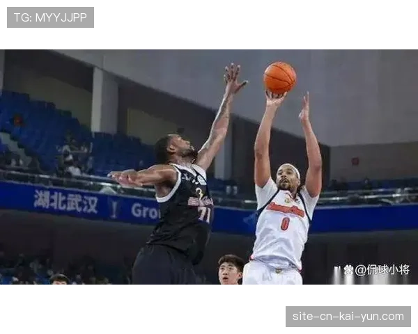 史密斯43分加三分绝杀 深圳客场险胜浙江取关键胜利 史密斯43分加三分绝杀 深圳客场险胜浙江取关键胜利